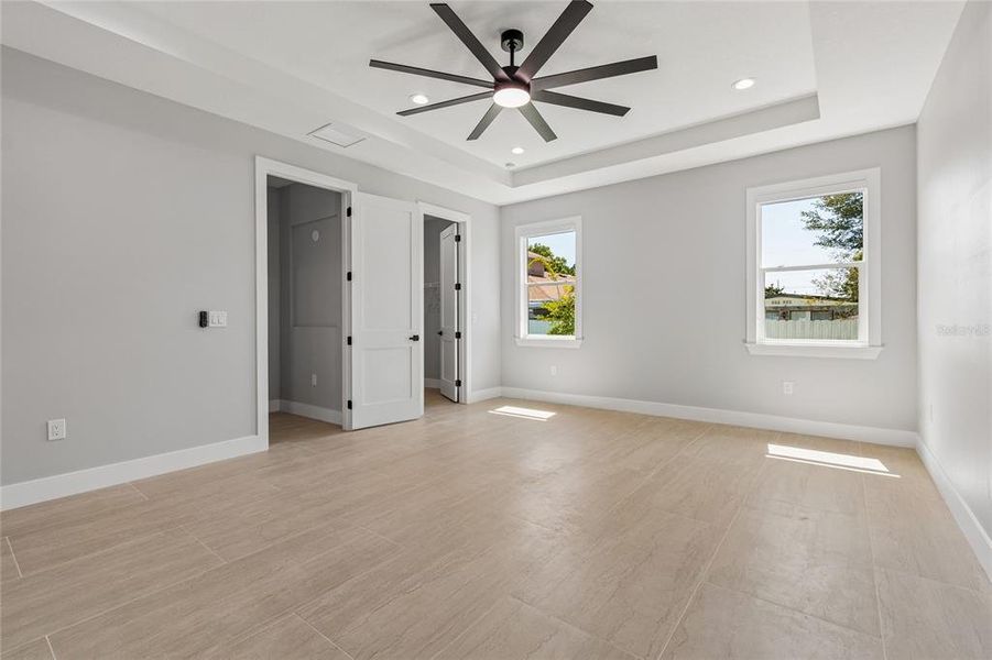 Spacious, unfurnished interior of a new home in , Tampa (Image 78).
