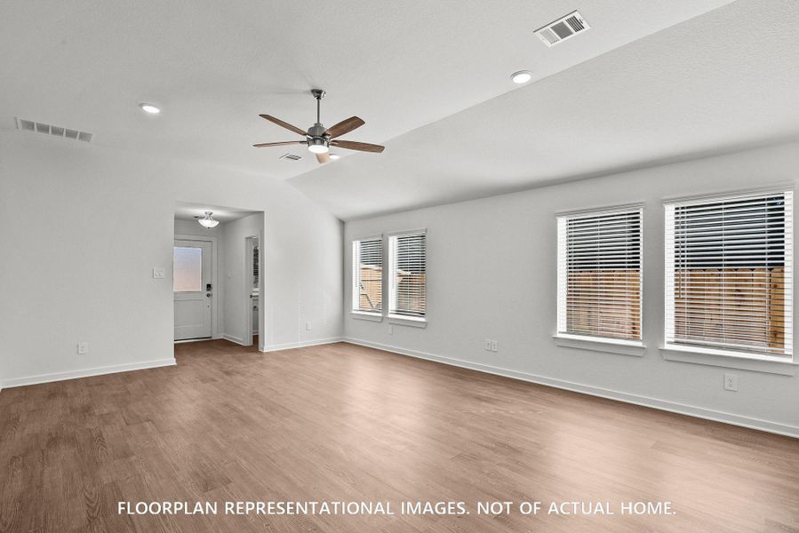 Spacious, unfurnished interior of a new home in Summerview, Fulshear (Image 25).