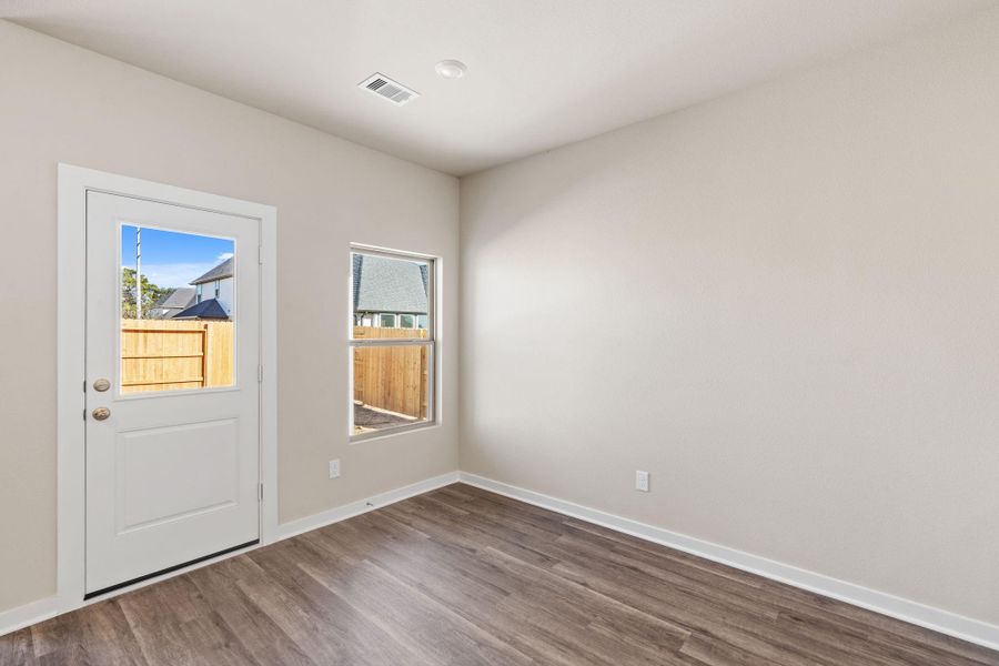 Spacious, unfurnished interior of a new home in Arabella on the Prairie 60', Richmond (Image 14).