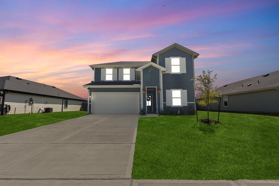 Super long driveway on a 60ft lot perfect for a family of drivers! Super long driveway on a 60ft lot perfect for a family of drivers!