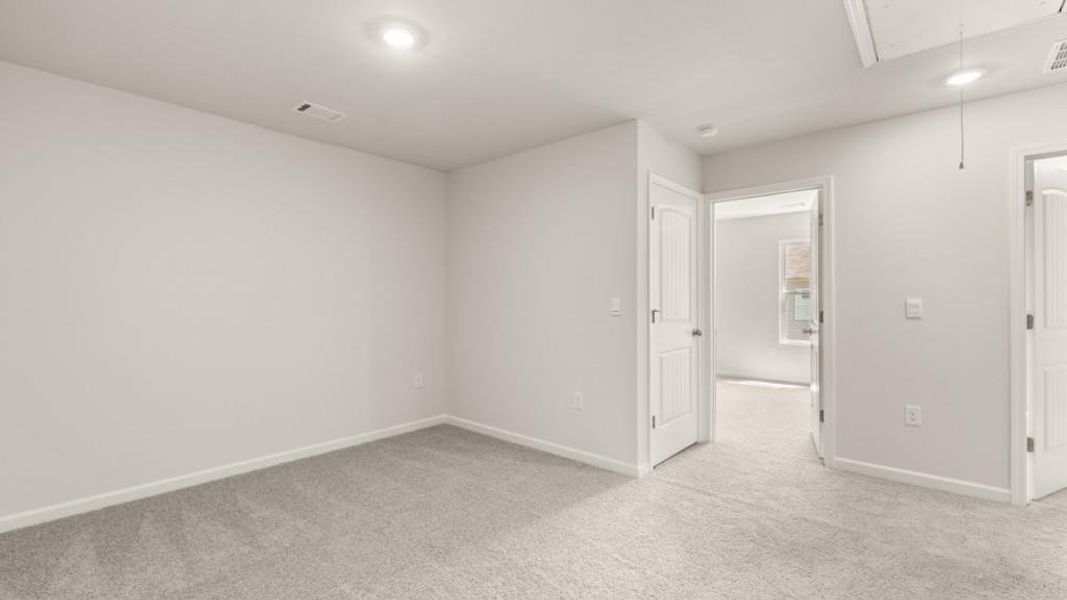 Spacious, unfurnished interior of a new home in Rolling Meadows, Jasper (Image 27).