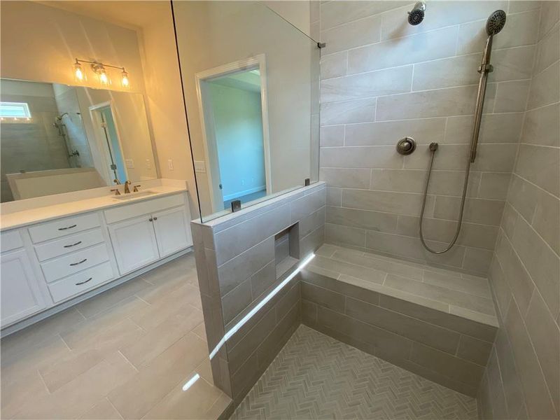 Furnished interior view inside a new home in , Jefferson (Image 14).