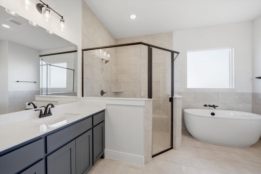 Furnished interior view inside a new home in Eagle Ridge Estates, Weatherford (Image 16).