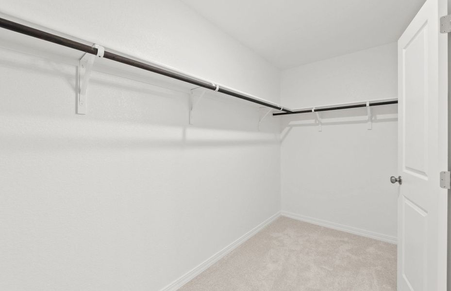 Spacious, unfurnished interior of a new home in Larson Crossing, Elgin (Image 16).
