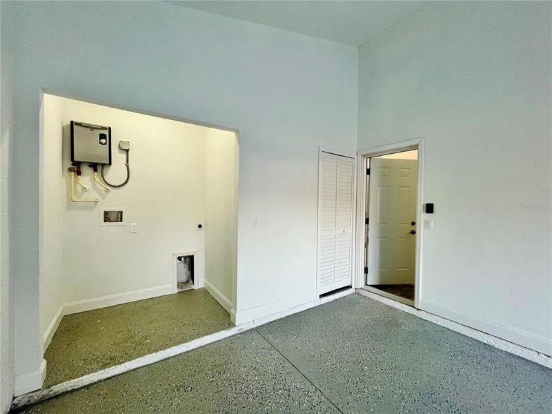 Spacious, unfurnished interior of a new home in , New Port Richey (Image 23).