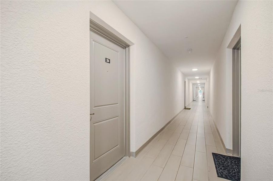 Spacious, unfurnished interior of a new home in , Orlando (Image 39).