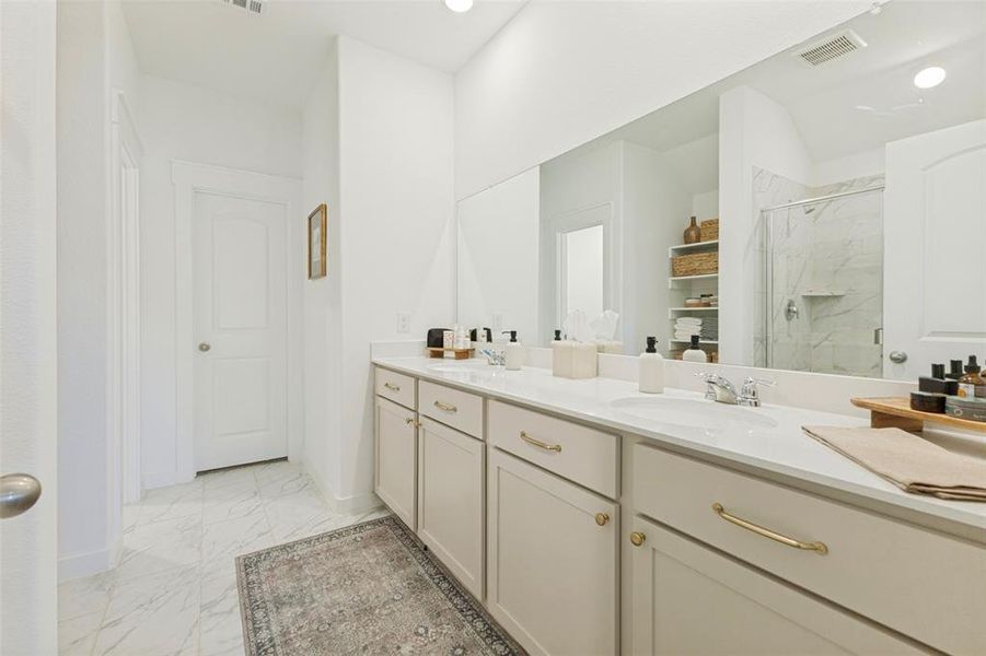Furnished interior view inside a new home in Walden Pond, Forney (Image 19). Furnished interior view inside a new home in Walden Pond, Forney (Image 19).