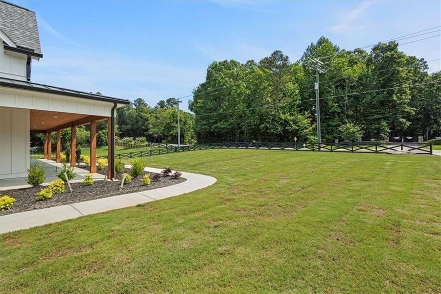 Exterior details and patio area of a home in , Gainesville (Image 41).