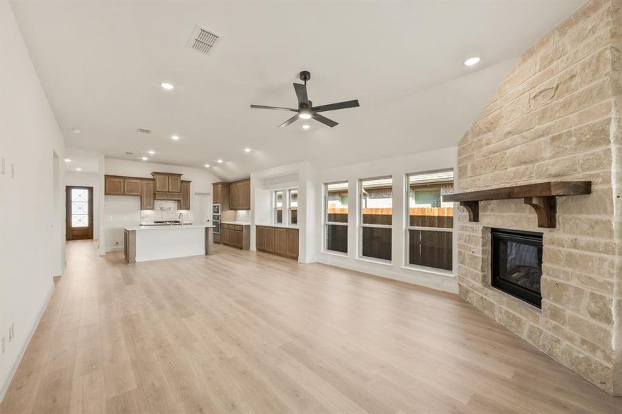 Spacious, unfurnished interior of a new home in Stone River Glen 50s, Royse City (Image 20). Spacious, unfurnished interior of a new home in Stone River Glen 50s, Royse City (Image 20).