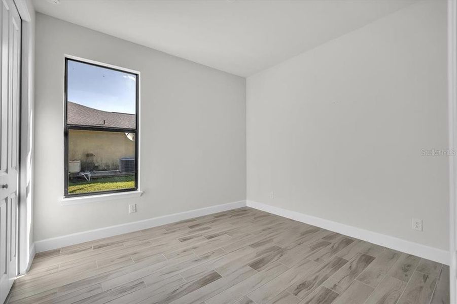 Spacious, unfurnished interior of a new home in , Cape Coral (Image 35).