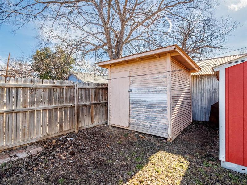Exterior details and patio area of a home in , Brownwood (Image 17).