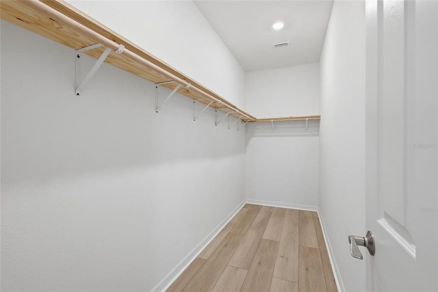 Spacious, unfurnished interior of a new home in Heron Bay, Palmetto (Image 20). Spacious, unfurnished interior of a new home in Heron Bay, Palmetto (Image 20).