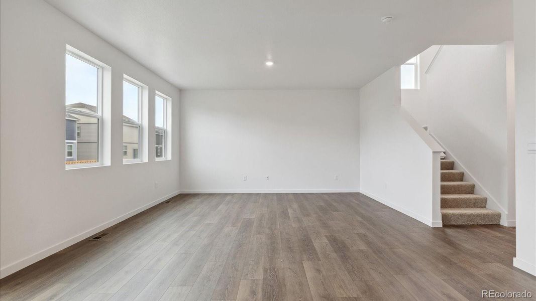 Spacious, unfurnished interior of a new home in Silver Peaks, Lochbuie (Image 14).