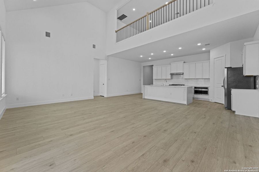Spacious, unfurnished interior of a new home in , New Braunfels (Image 28).