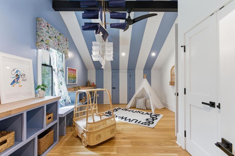 Furnished interior view inside a new home in , Charleston (Image 79).