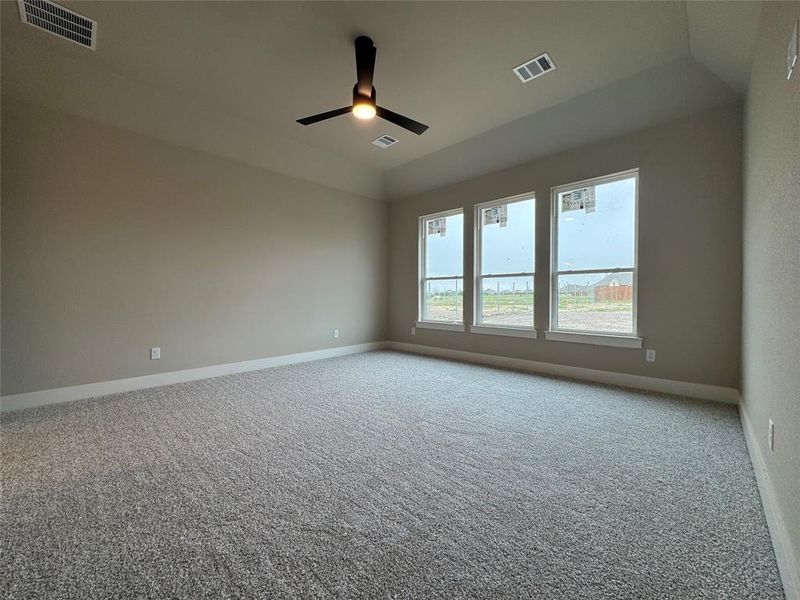 Spacious, unfurnished interior of a new home in Coyote Crossing, Godley (Image 6).