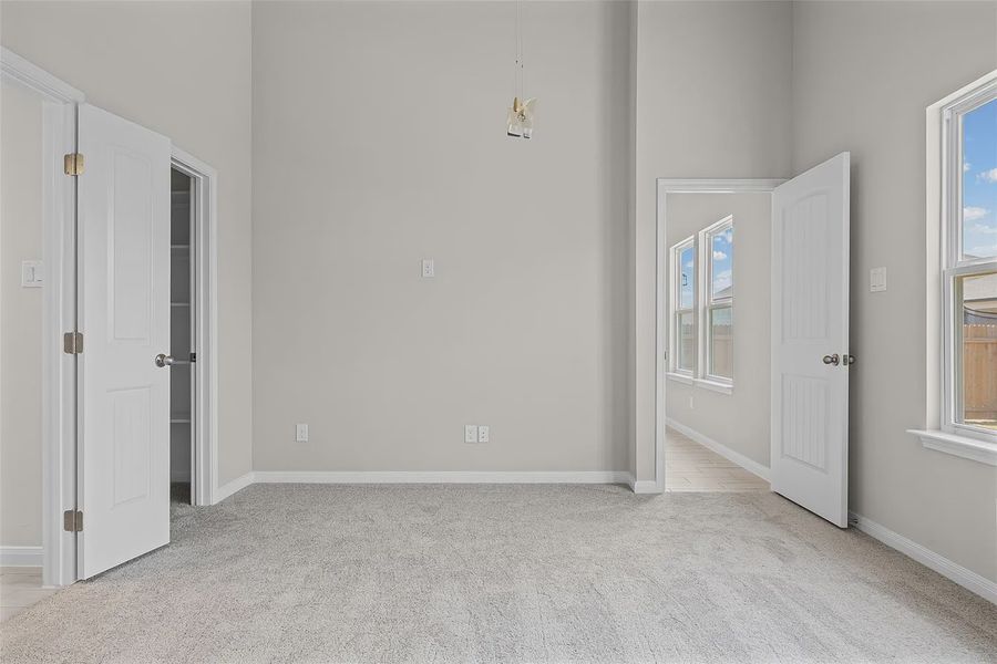 Spacious, unfurnished interior of a new home in Butler Farms, Liberty Hill (Image 17).