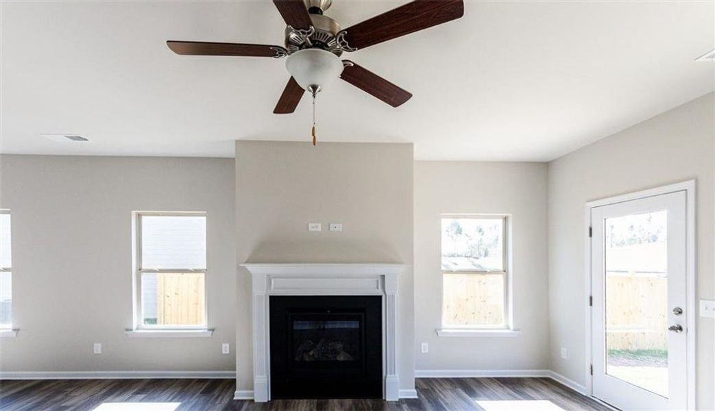 Spacious, unfurnished interior of a new home in Summerfield Place, Carrollton (Image 21).
