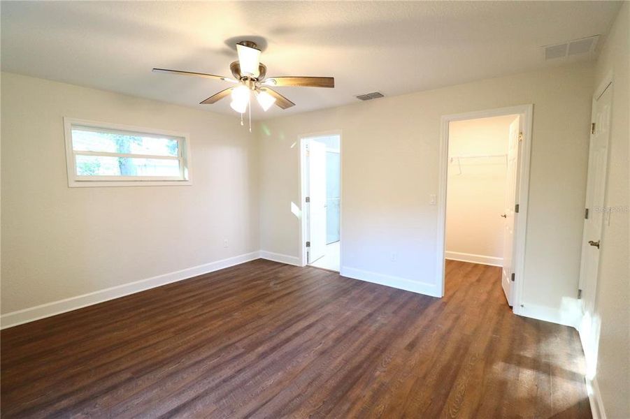 Spacious, unfurnished interior of a new home in , Summerfield (Image 15).