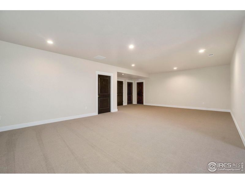 Spacious, unfurnished interior of a new home in Aurora Highlands, Aurora (Image 31). Spacious, unfurnished interior of a new home in Aurora Highlands, Aurora (Image 31).