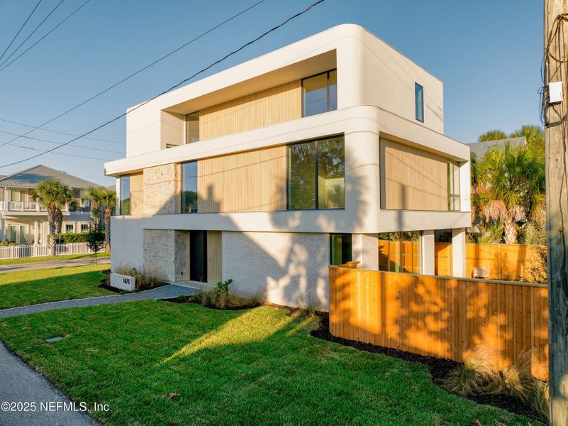 Exterior details and patio area of a home in , Atlantic Beach (Image 33).