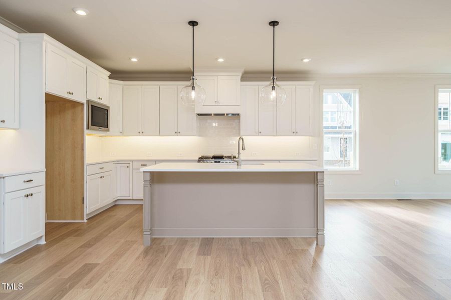 013-1920x1080-kitchen