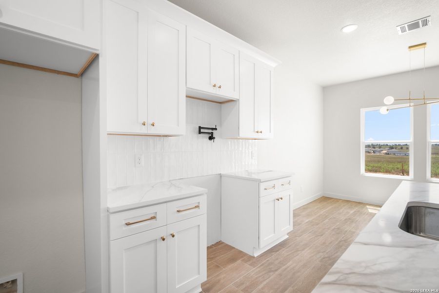 Furnished interior view inside a new home in , La Vernia (Image 5).