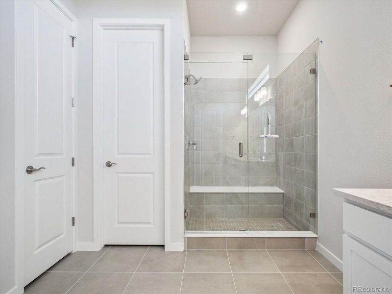 Spacious, unfurnished interior of a new home in Trails at Smoky Hill, Parker (Image 15).