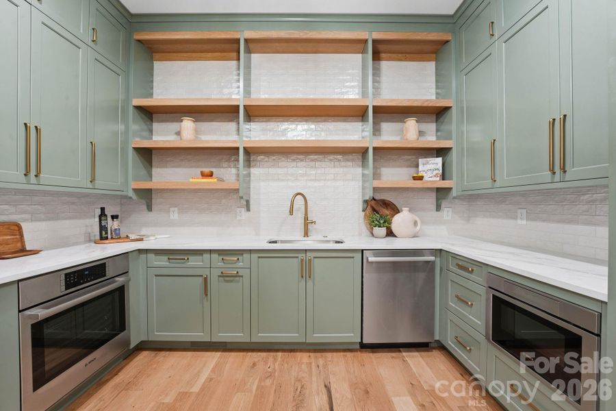 Scullery with Bosch Appliances