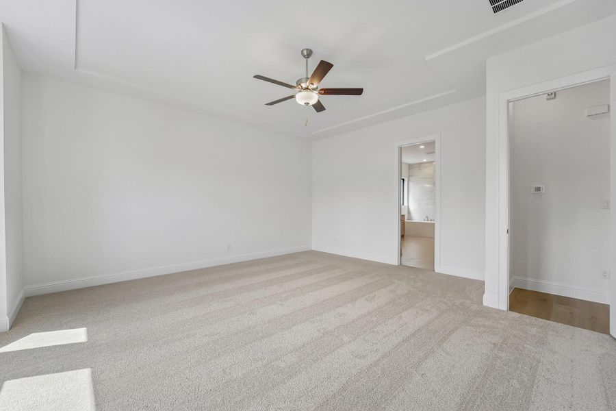 Spacious, unfurnished interior of a new home in Evergreen 70', Conroe (Image 40).
