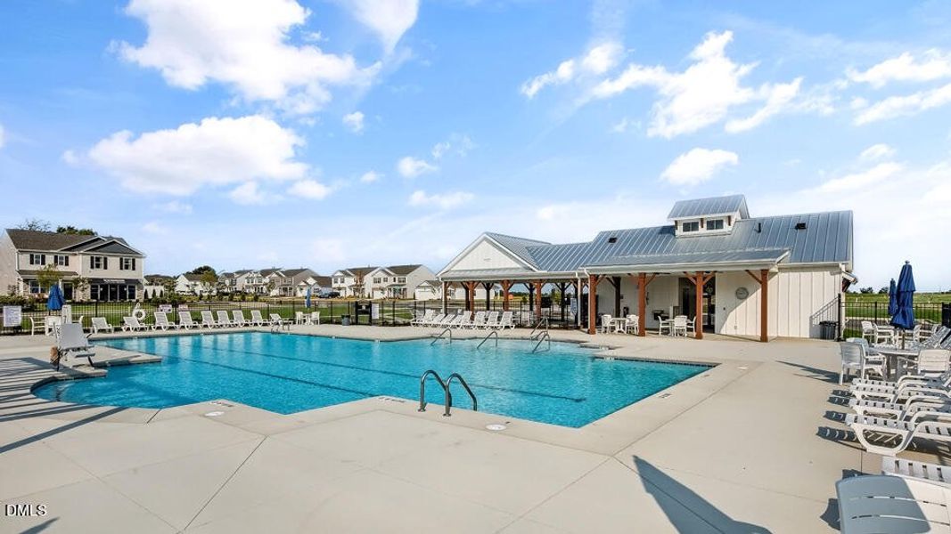 honeycutt-oaks-monument-pool-003