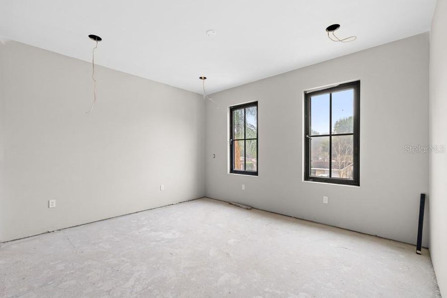 Spacious, unfurnished interior of a new home in , Orlando (Image 13).