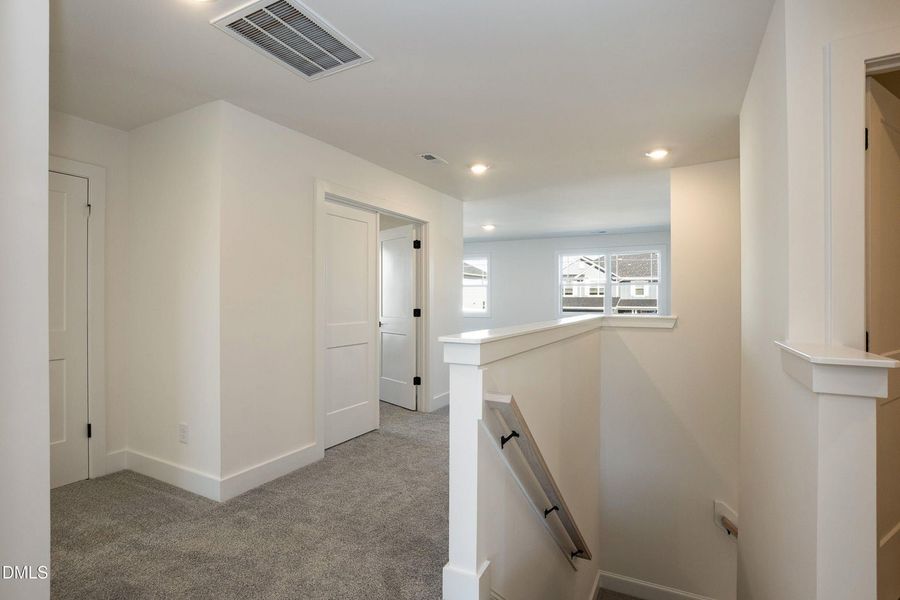 Spacious, unfurnished interior of a new home in Jackson Ridge, Pikeville (Image 20).