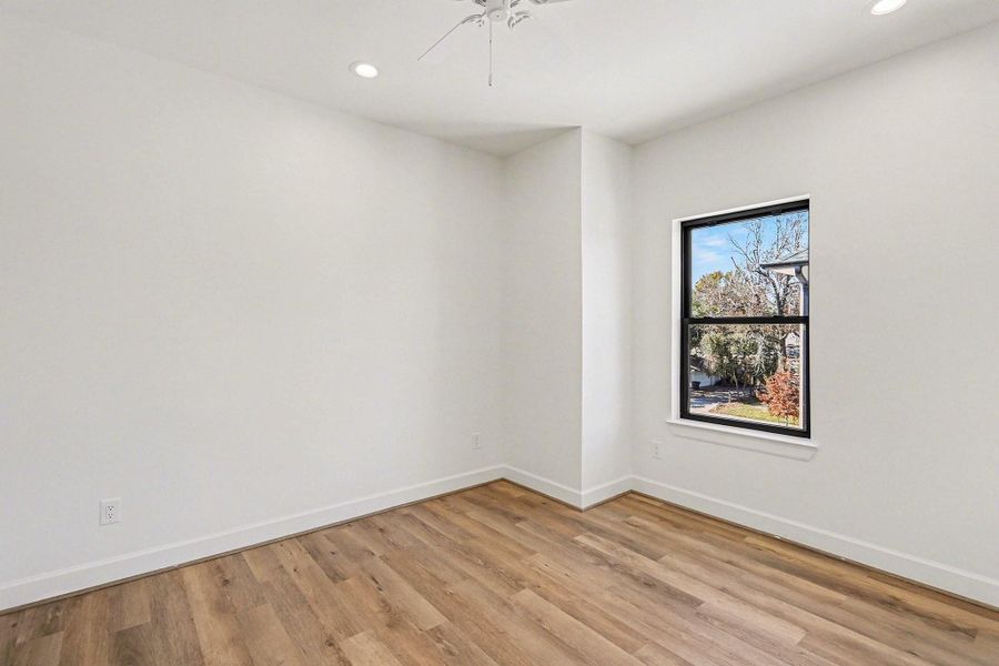 Spacious, unfurnished interior of a new home in , Houston (Image 24).