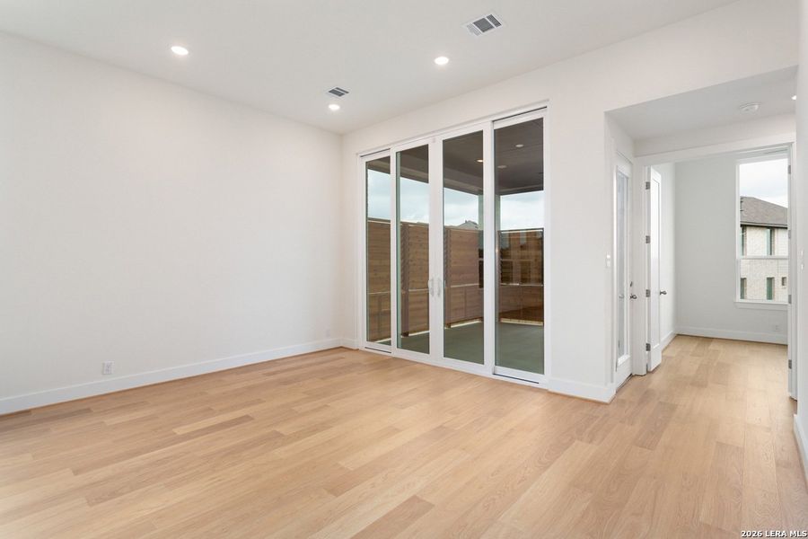 Spacious, unfurnished interior of a new home in Homestead, Schertz (Image 23).