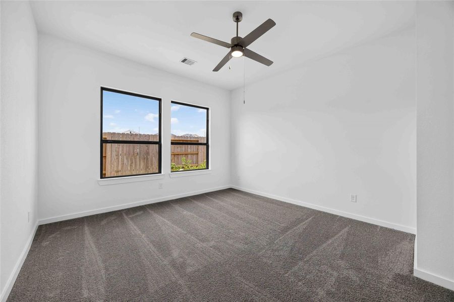 Spacious, unfurnished interior of a new home in La Segarra 40', Brookshire (Image 28).
