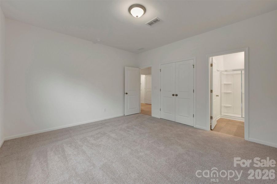 Main level guest suite