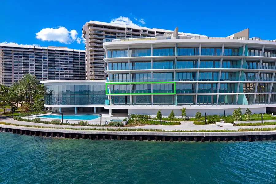 Condo located in Miami, FL showcasing its design and architecture (Image 4).