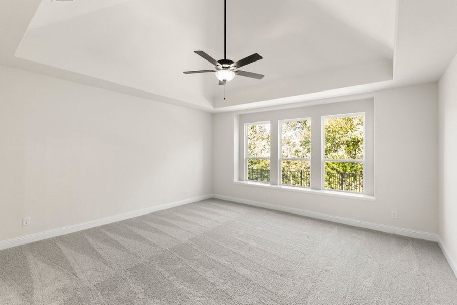 Spacious, unfurnished interior of a new home in Park Hills, Rockwall (Image 38).