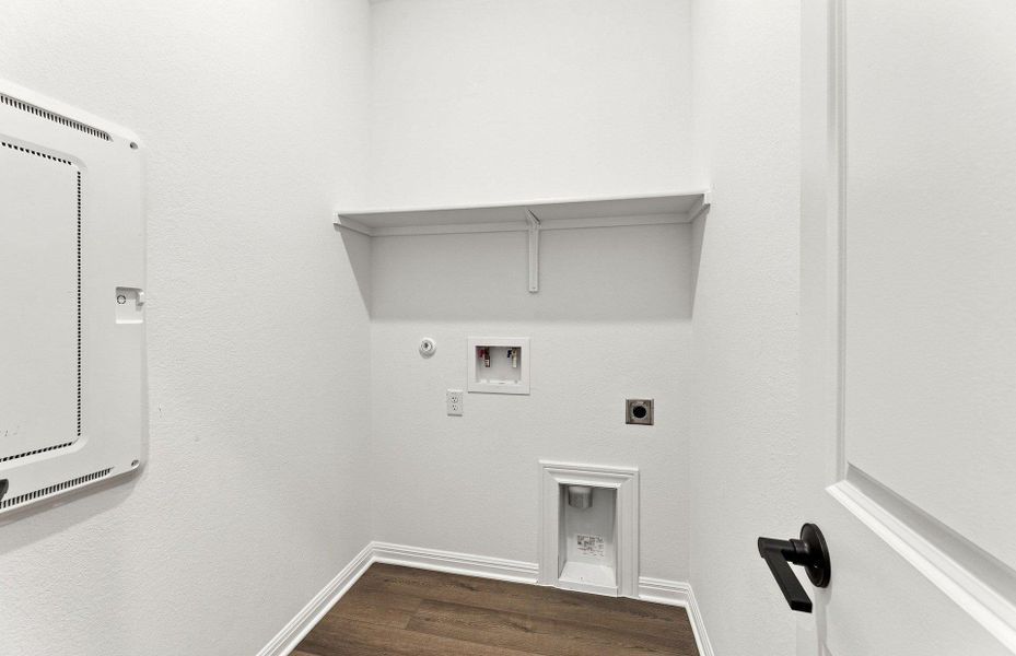 Spacious, unfurnished interior of a new home in Bluffview Reserve, Leander (Image 23).