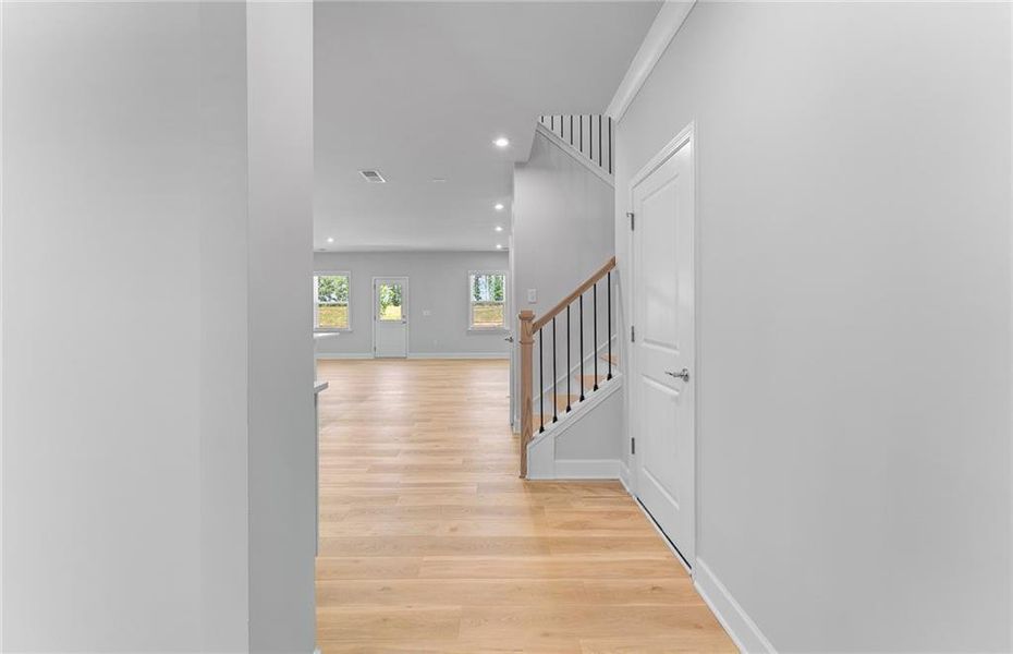 Spacious, unfurnished interior of a new home in Anderson Point, McDonough (Image 9).