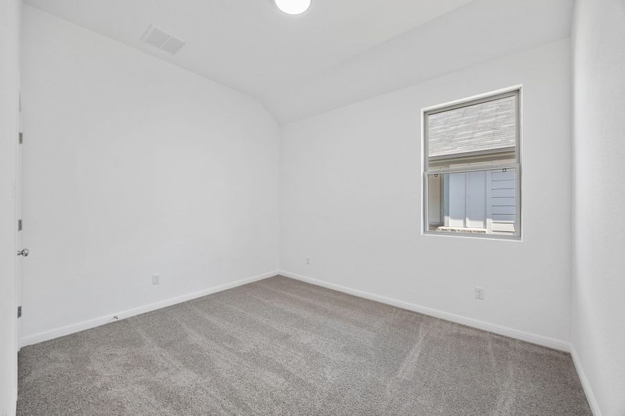 Spacious, unfurnished interior of a new home in Trinity Ranch, Elgin (Image 24).