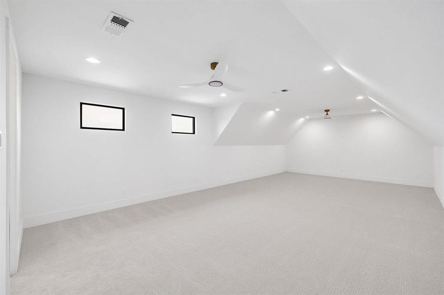 Spacious, unfurnished interior of a new home in , Gunter (Image 22).