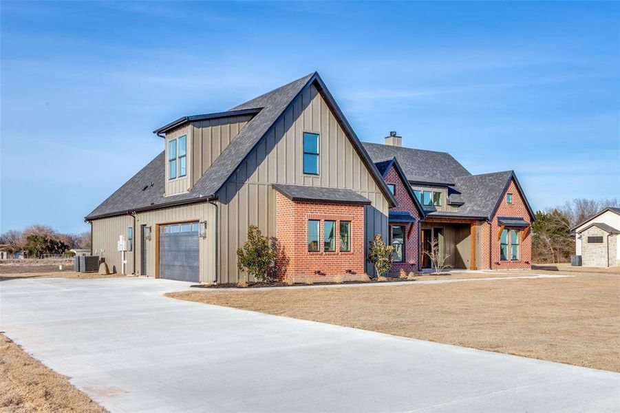 Front exterior of a new home in , Waxahachie, TX, highlighting curb appeal (Image 28).