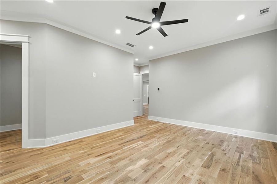 Image 53 of a home in .