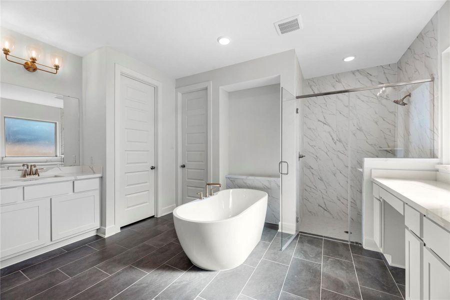 Furnished interior view inside a new home in Lago Mar, Texas City (Image 8).