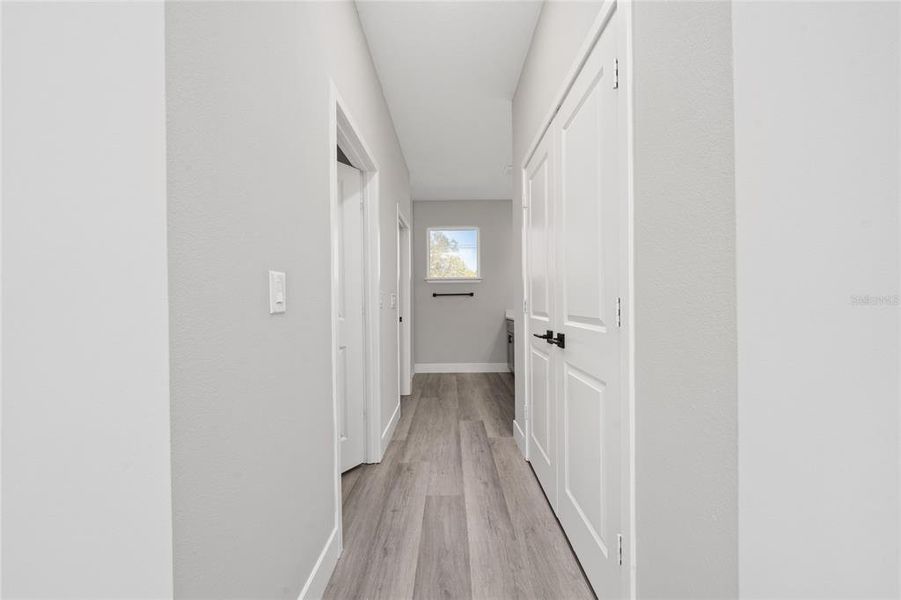 Spacious, unfurnished interior of a new home in , Ocala (Image 20).