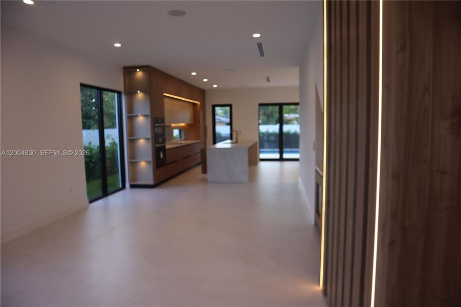 Spacious, unfurnished interior of a new home in , Miami (Image 28).