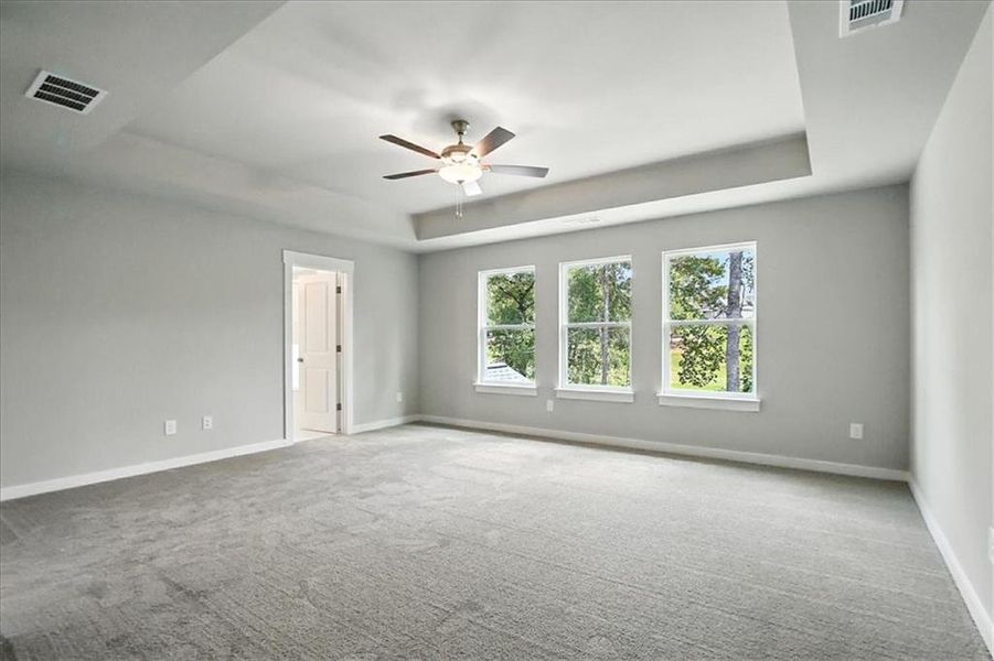 Spacious, unfurnished interior of a new home in , Jefferson (Image 26).
