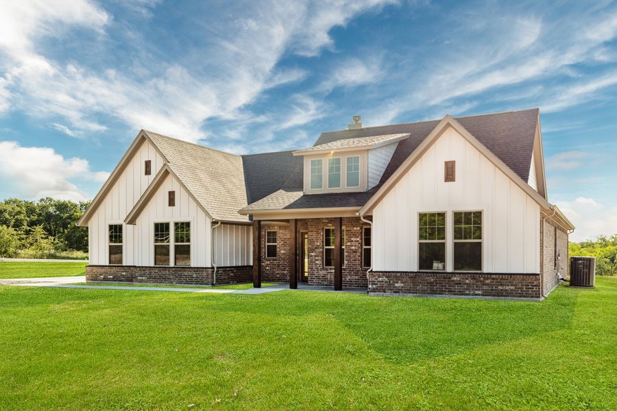 Representative exterior photo of a completed home built from the The Sydney by Doug Parr Custom Homes in Honeysuckle Ranch, Paradise, TX (Image 2).